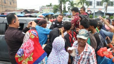 Jumat Berkah, Bid Humas Polda Sumut Berbagi Kasih dengan Sopir, Pengemudi Becak Motor dan Ojol