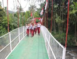 Perbaikan Jembatan Gantung Batangtura Rampung, Warga Gunung Manumpak Kini Lebih Mudah Beraktivitas