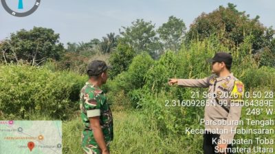 Babinsa dan Bhabinkamtibmas Patroli Karhutla di Kelurahan Parsoburan Tengah