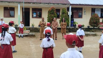 Wabup Toba Kunjungi SD Almamater, Beri Motivasi kepada Siswa