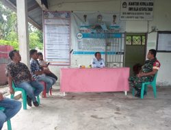 Danramil 16/Laguboti Jalin Silahturahmi Bersama Kepala Desa dan Warga di Kantor Desa Sidulang 