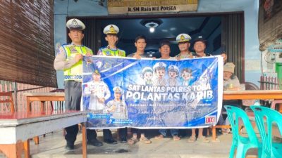 Polantas Karib Edukasi Keselamatan Berkendara Kepada Masyarakat di Kabupaten Toba 