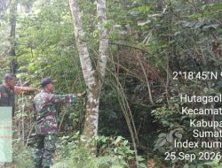 Babinsa Koramil 17/Balige Bersama Warga Gelar Patroli Karhutla di Desa Hutagaol Peatalun 