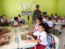 Babinsa Koramil 16/Laguboti Aktif Monitoring Penyaluran Program MBG di Sekolah