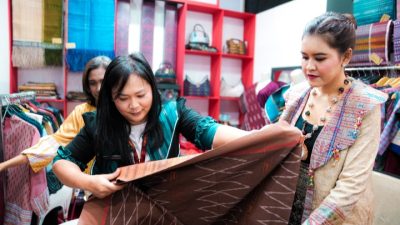 Pemkab Toba Pameran Kriya Unggulan di Ajang KRIYANUSA 2026, Dorong Perajin Lokal Naik Kelas