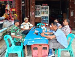Babinsa Jalin Silahturahmi Bersama Warga Desa Sibuea 