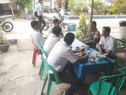 Babinsa Jalin Kebersamaan Bersama Warga Binaan Lewat Komunikasi Sosial