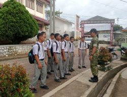 Babinsa Koramil 17/Balige Tanamkan Kedisiplinan dan Pembinaan kepada Siswa SMKN 1 Balige