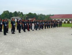 Babinsa Berikan Wasbang Kepada Siswa SMKN 1 Laguboti 