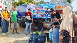 Ketua Umum KWI Umar Hayat Salurkan Bantuan Air Bersih untuk Warga Kampung Merapi Sampang
