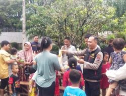 Polisi Bantu Warga Terdampak Banjir di Langkat, Salurkan Bantuan dan Atur Lalu Lintas