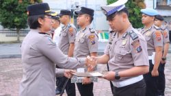 Reward Untuk 20 Personel, Kapolres Samosir: Prestasi Harus Dibuktikan dengan Kepastian Hukum