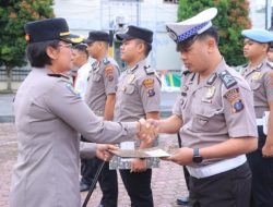 Reward Untuk 20 Personel, Kapolres Samosir: Prestasi Harus Dibuktikan dengan Kepastian Hukum