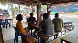 Babinsa Jalin Silaturahmi dan Kebersamaan dengan Warga Desa Aruan