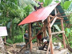 Wow Sebentar Lagi Sanitasi yang Sehat dan Layak dirasakan Bapak Melki Warga Dusun Kaliou 