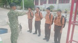 Babinsa Serda Rommel Simanjuntak Berikan Pembinaan kepada Siswa SMKN 1 Balige